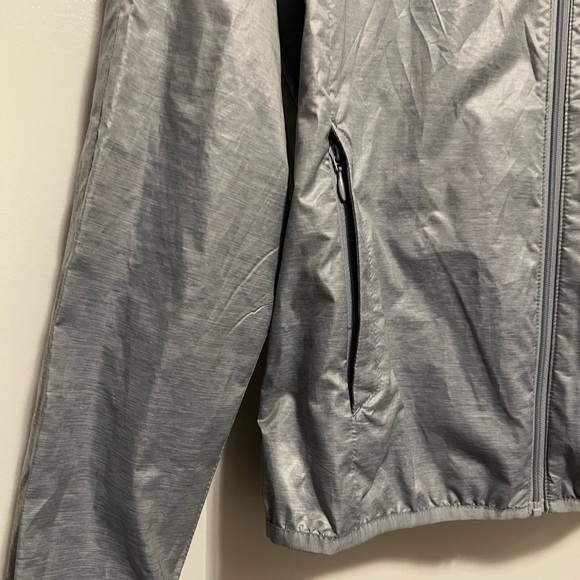 UNIQLO Pocketable Wind Breaker XS - Picture 8 of 15